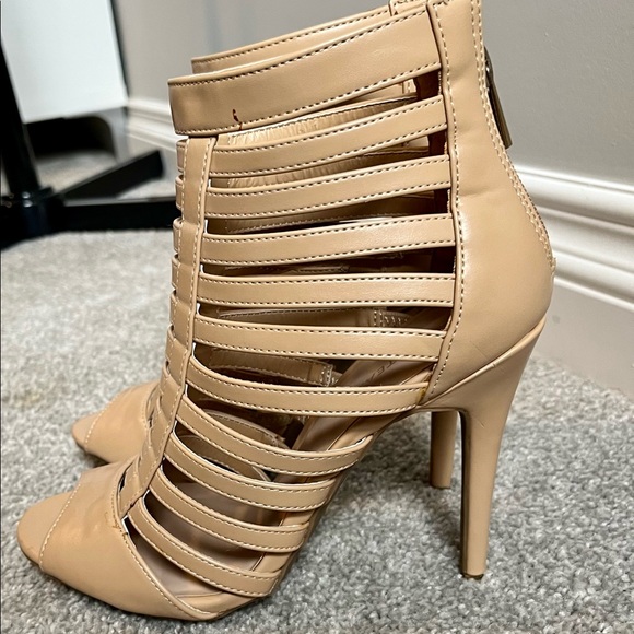 *NEW* High Heeled Peep toe Shoes - Picture 3 of 3